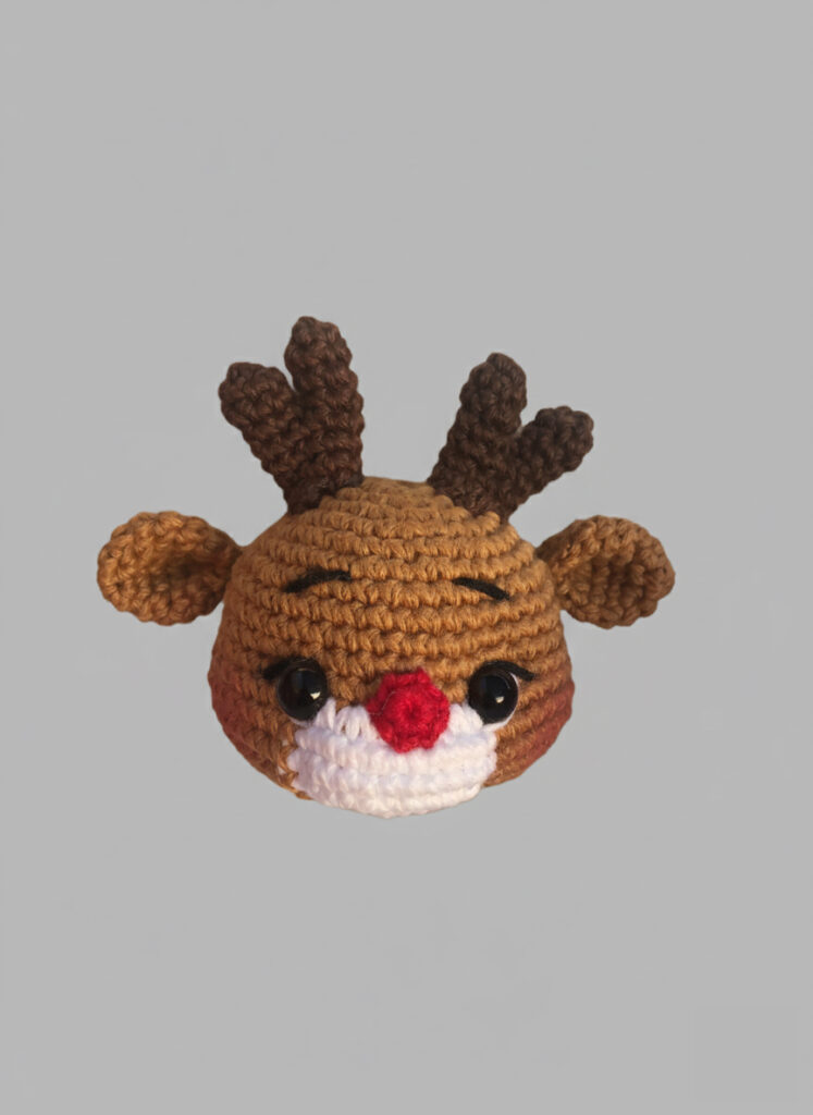 Amigurumi de Esfera Navidena de Reno