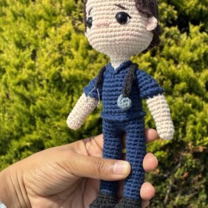 Amigurumi de Doctor sin bata en Crochet